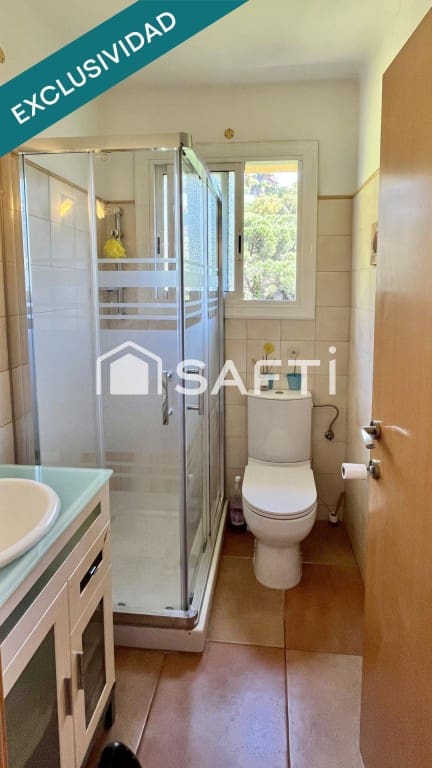 3 chambre Villa/Maison à vendre à Sant Cebria de Vallalta avec garage - 250 000 € (Ref: 9450970)