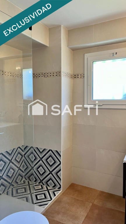 3 chambre Villa/Maison à vendre à Sant Cebria de Vallalta avec garage - 250 000 € (Ref: 9450970)