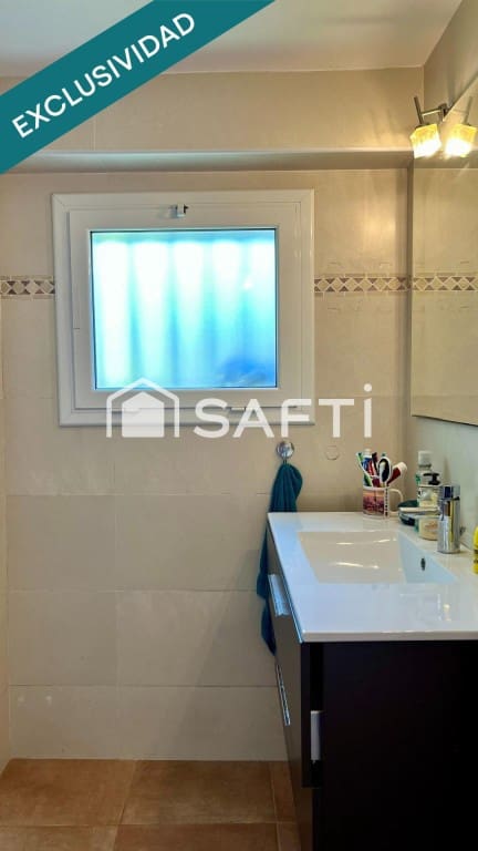 3 chambre Villa/Maison à vendre à Sant Cebria de Vallalta avec garage - 250 000 € (Ref: 9450970)