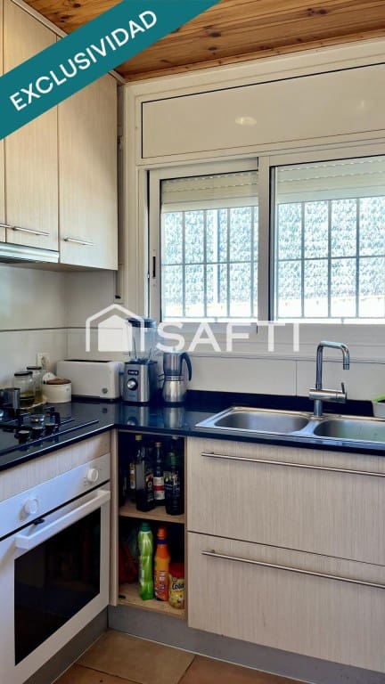 3 chambre Villa/Maison à vendre à Sant Cebria de Vallalta avec garage - 250 000 € (Ref: 9450970)