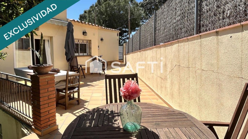 3 chambre Villa/Maison à vendre à Sant Cebria de Vallalta avec garage - 250 000 € (Ref: 9450970)