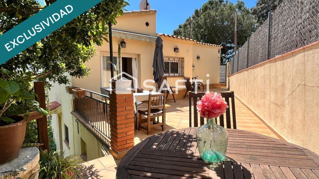 3 chambre Villa/Maison à vendre à Sant Cebria de Vallalta avec garage - 250 000 € (Ref: 9450970)