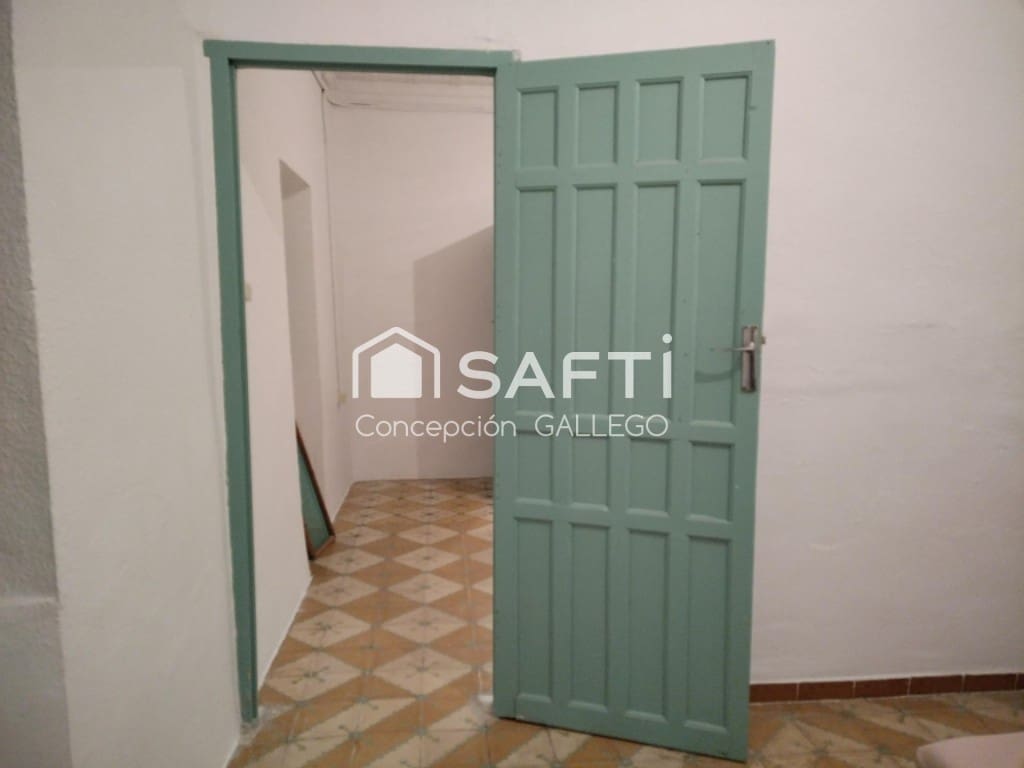 Chalet de 4 habitaciones en Alcázar de San Juan en venta con garaje - 115.000 € (Ref: 9450971)