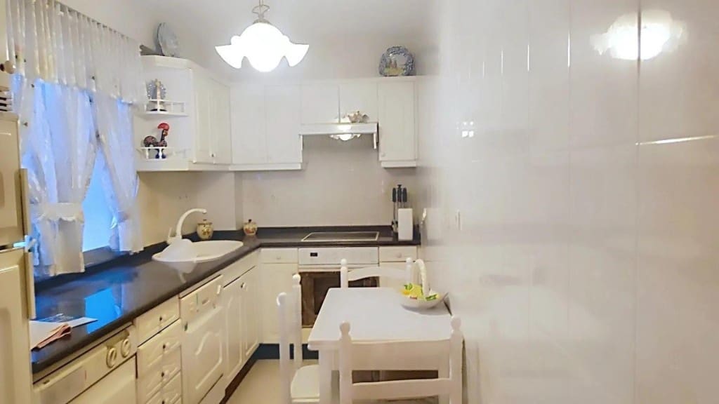 3 Zimmer Apartment zu vermieten in Santiago de Compostela - 900 € (Ref: 9450974)