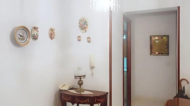 3 soveværelse Lejlighed til leje i Santiago de Compostela - € 900 (Ref: 9450974)