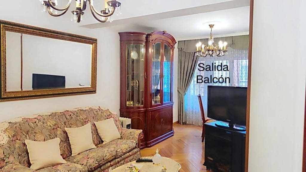 3 Zimmer Apartment zu vermieten in Santiago de Compostela - 900 € (Ref: 9450974)