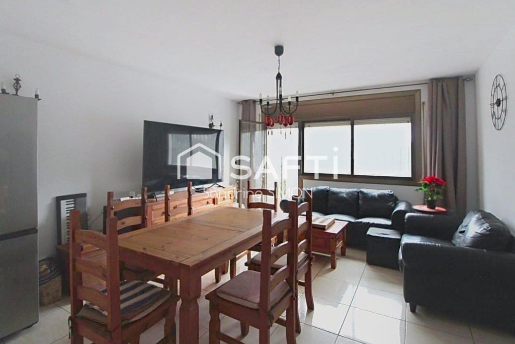 4 soverom Villa til salgs i Lloret de Mar med svømmebasseng garasje - € 270 000 (Ref: 9450976)