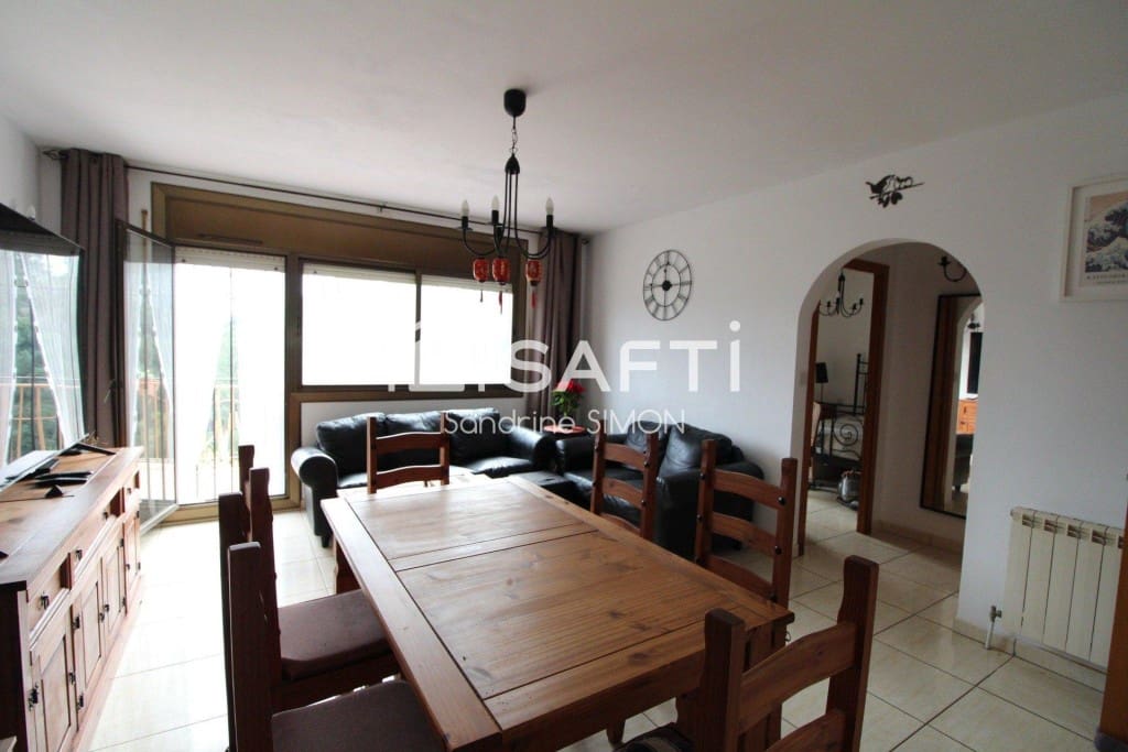 4 soverom Villa til salgs i Lloret de Mar med svømmebasseng garasje - € 270 000 (Ref: 9450976)