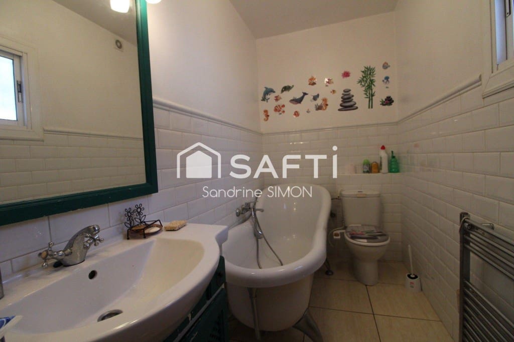 4 soverom Villa til salgs i Lloret de Mar med svømmebasseng garasje - € 270 000 (Ref: 9450976)