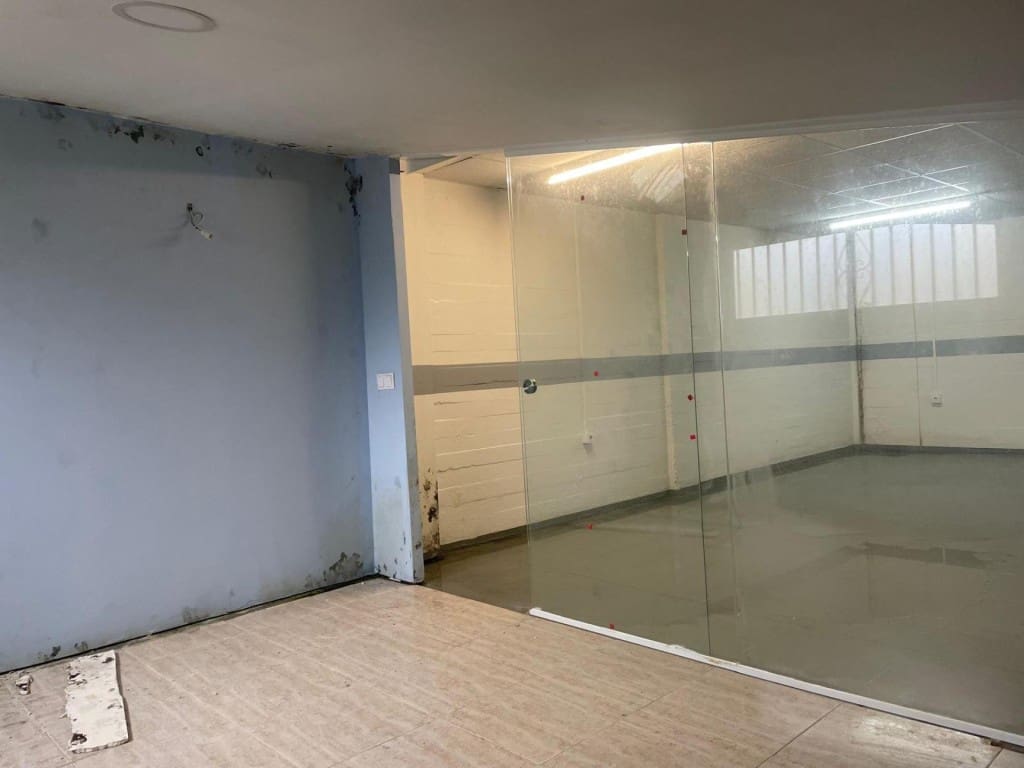 Local Commercial à vendre à Santiago de Compostela avec garage - 96 000 € (Ref: 9450981)