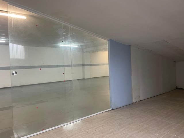 Erhverv til salg i Santiago de Compostela med garage - € 96.000 (Ref: 9450981)