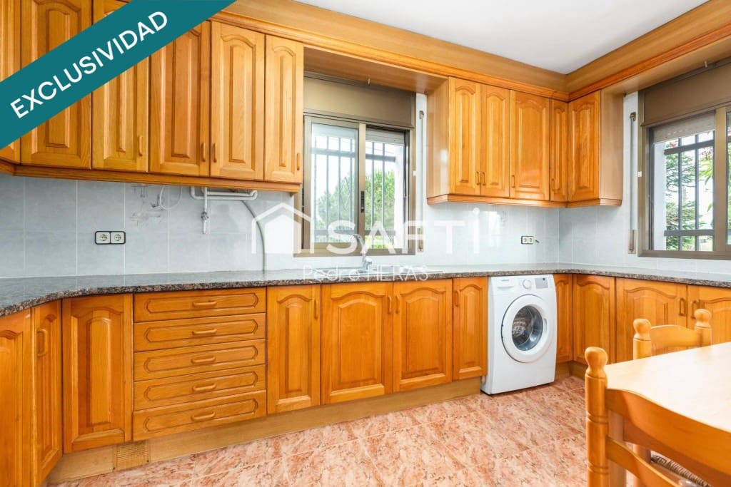 4 soverom Villa til salgs i Fogars de la Selva med garasje - € 270 000 (Ref: 9452011)