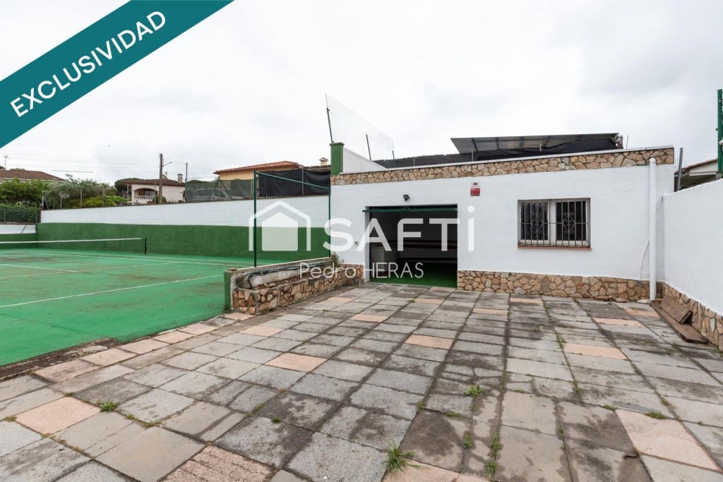 4 soverom Villa til salgs i Fogars de la Selva med garasje - € 270 000 (Ref: 9452011)