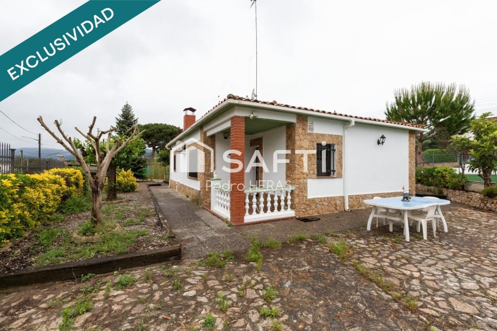 4 soverom Villa til salgs i Fogars de la Selva med garasje - € 270 000 (Ref: 9452011)