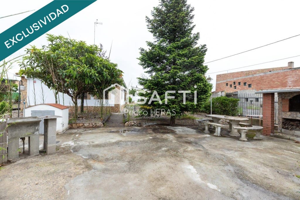 4 soverom Villa til salgs i Fogars de la Selva med garasje - € 270 000 (Ref: 9452011)