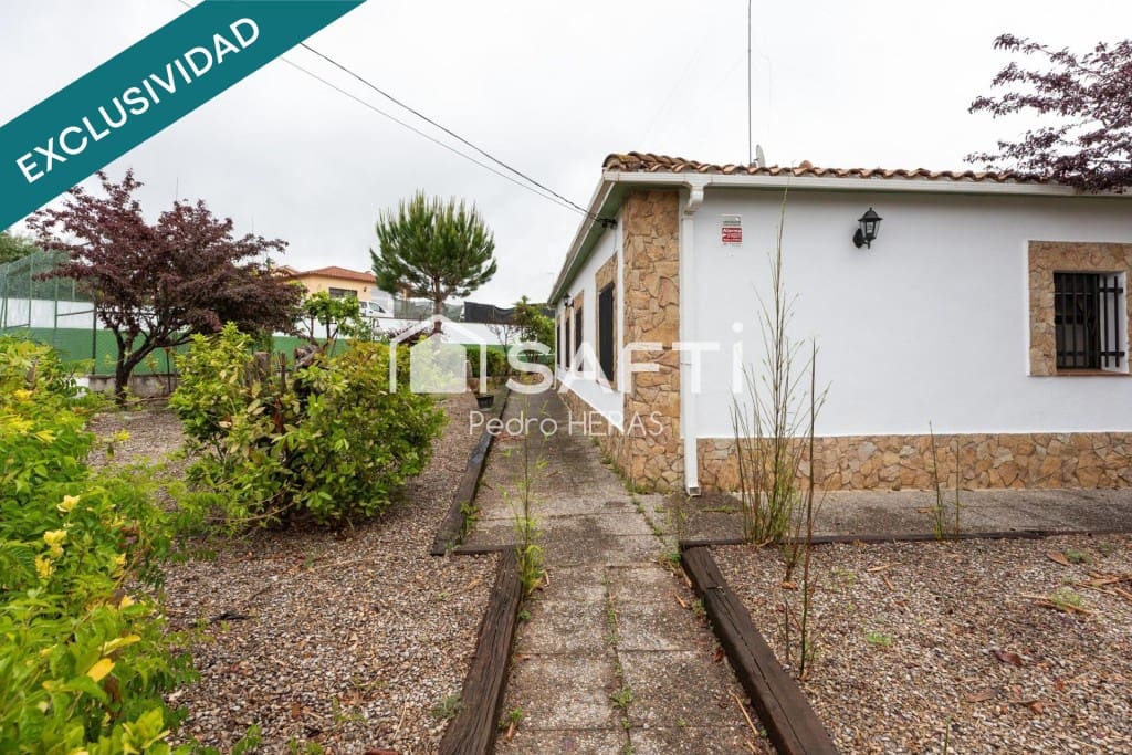 4 soverom Villa til salgs i Fogars de la Selva med garasje - € 270 000 (Ref: 9452011)