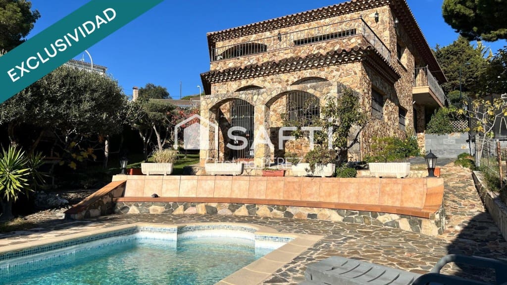 7 bedroom Villa for sale in Blanes - € 1,167,000 (Ref: 9452013)