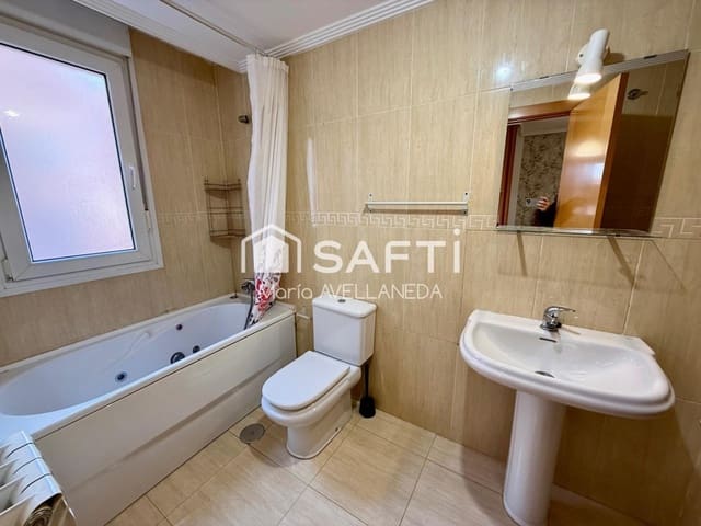 2 chambre Appartement à vendre à Valencia de Don Juan avec garage - 75 000 € (Ref: 9452017)