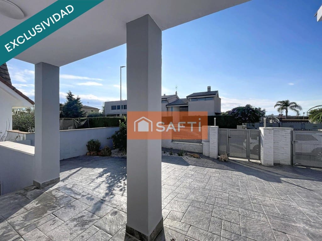5 soverom Villa til salgs i Pacs del Penedes med svømmebasseng garasje - € 450 000 (Ref: 9456151)