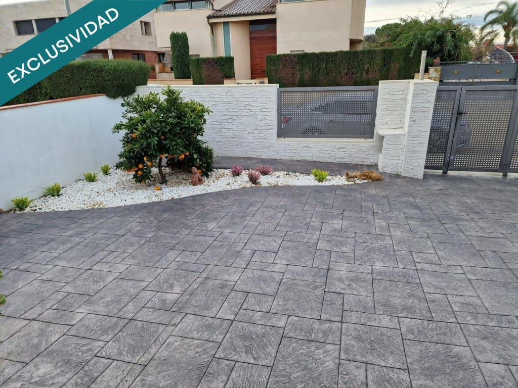 5 soverom Villa til salgs i Pacs del Penedes med svømmebasseng garasje - € 450 000 (Ref: 9456151)