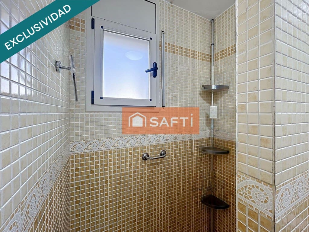 5 soverom Villa til salgs i Pacs del Penedes med svømmebasseng garasje - € 450 000 (Ref: 9456151)