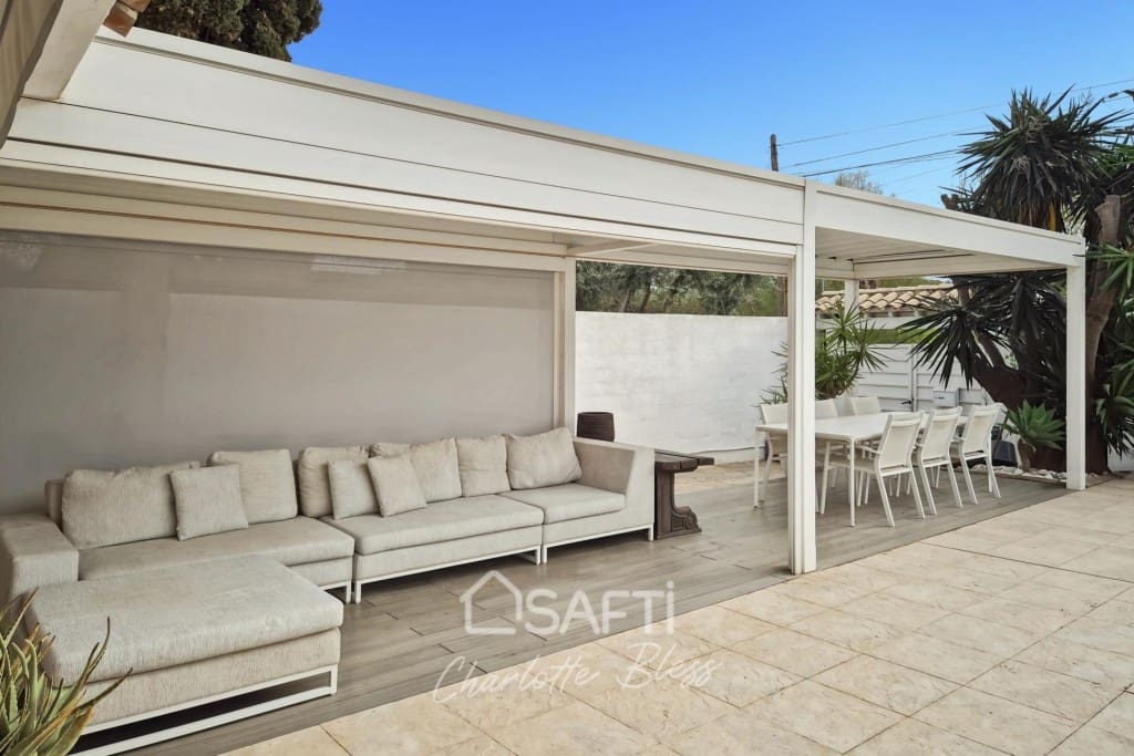 4 makuuhuone Huvila myytävänä paikassa Sant Pere de Ribes mukana uima-altaan - 790 000 € (Ref: 9456153)