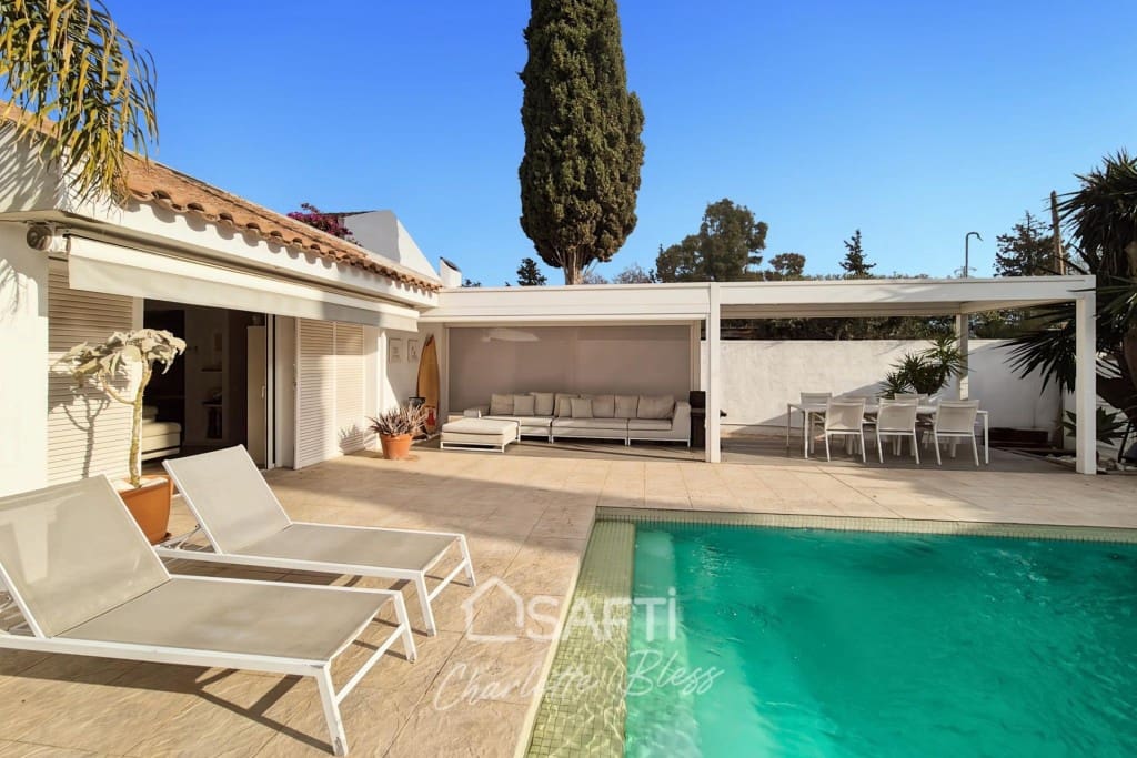 4 makuuhuone Huvila myytävänä paikassa Sant Pere de Ribes mukana uima-altaan - 790 000 € (Ref: 9456153)