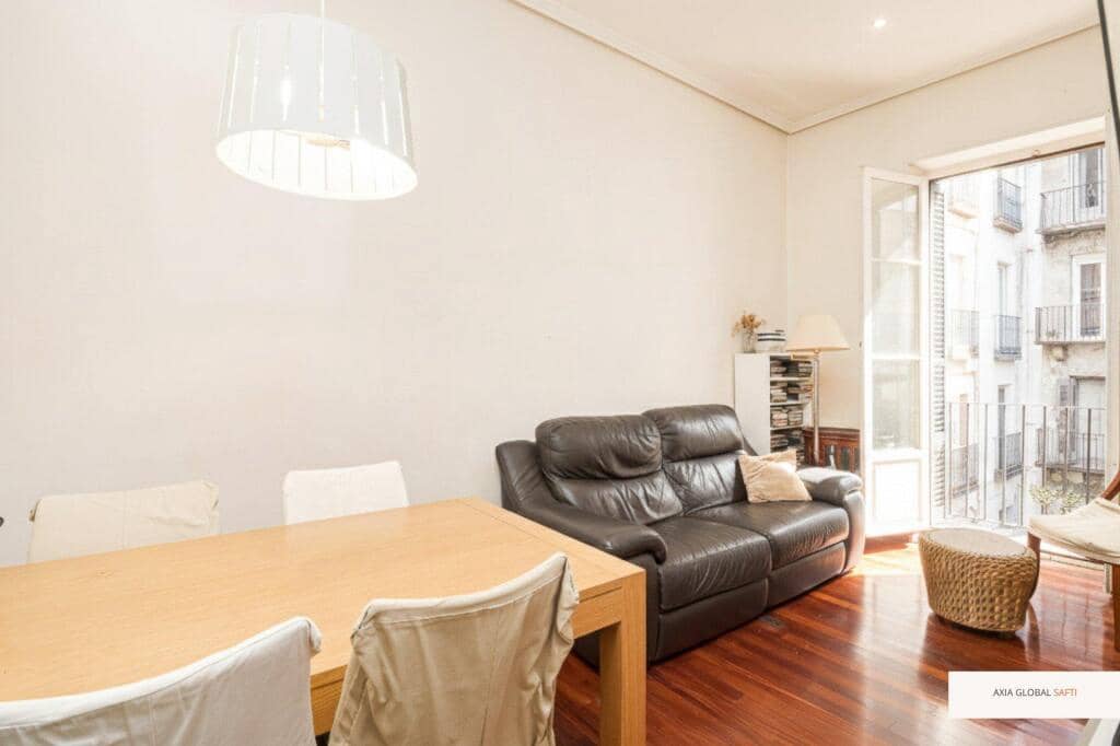 Apartamento de 3 habitaciones en Donostia-San Sebastián en venta - 610.000 € (Ref: 9456162)