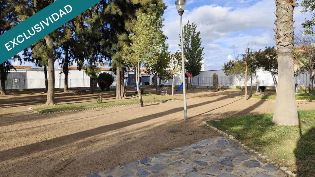 Komercyjne na sprzedaż w Guadiana - 299 000 € (Ref: 9461971)