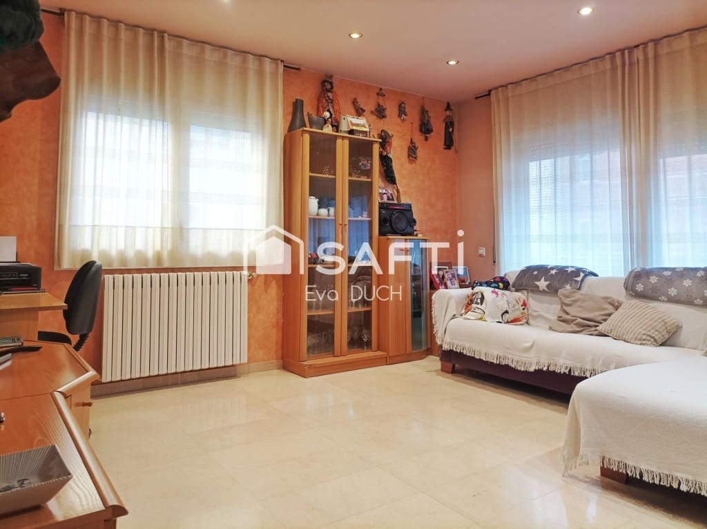 3 soveværelse Lejlighed til salg i Castellfollit de la Roca med garage - € 220.000 (Ref: 9461979)