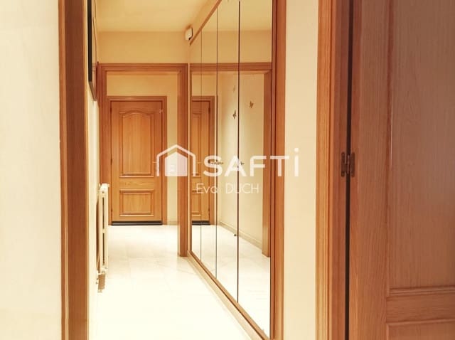 3 quarto Apartamento para venda em Castellfollit de la Roca com garagem - 220 000 € (Ref: 9461979)