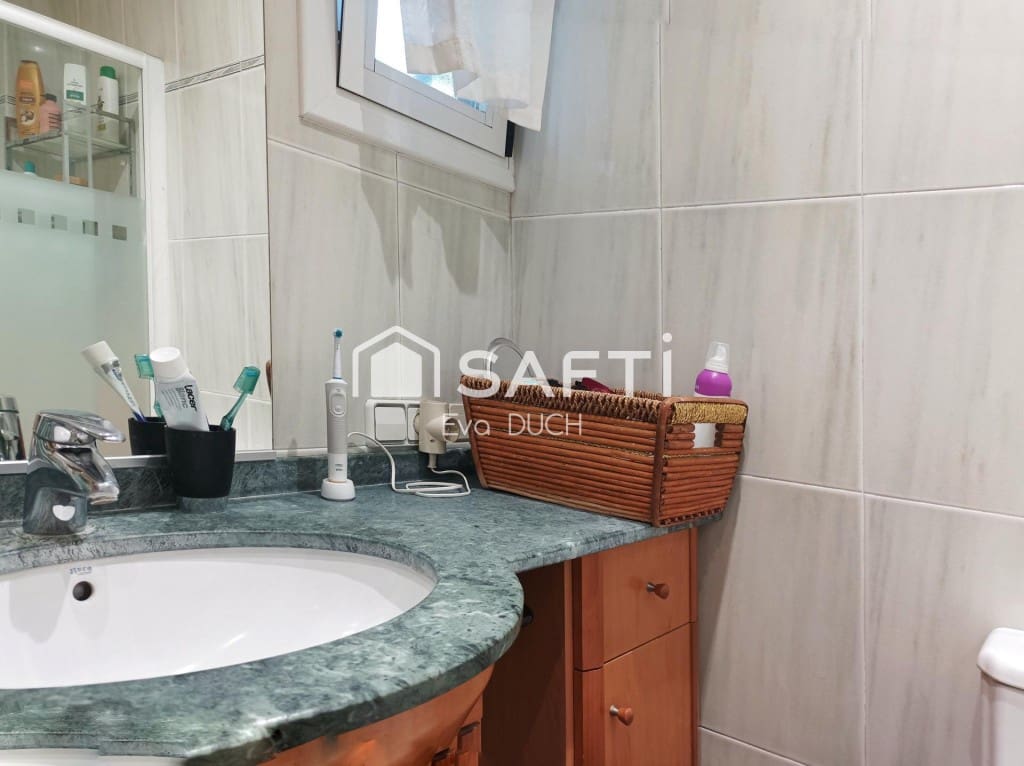 3 soveværelse Lejlighed til salg i Castellfollit de la Roca med garage - € 220.000 (Ref: 9461979)