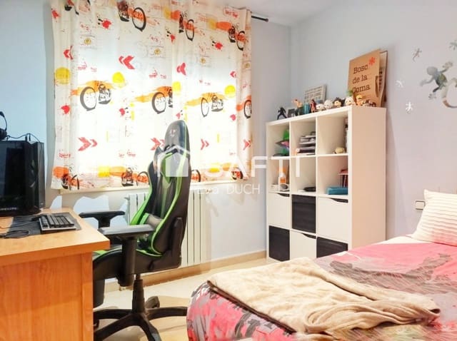 3 quarto Apartamento para venda em Castellfollit de la Roca com garagem - 220 000 € (Ref: 9461979)