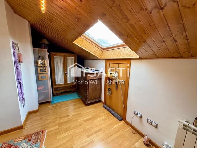 Piso de 4 habitaciones en Villaquilambre en venta con garaje - 210.000 € (Ref: 9461980)