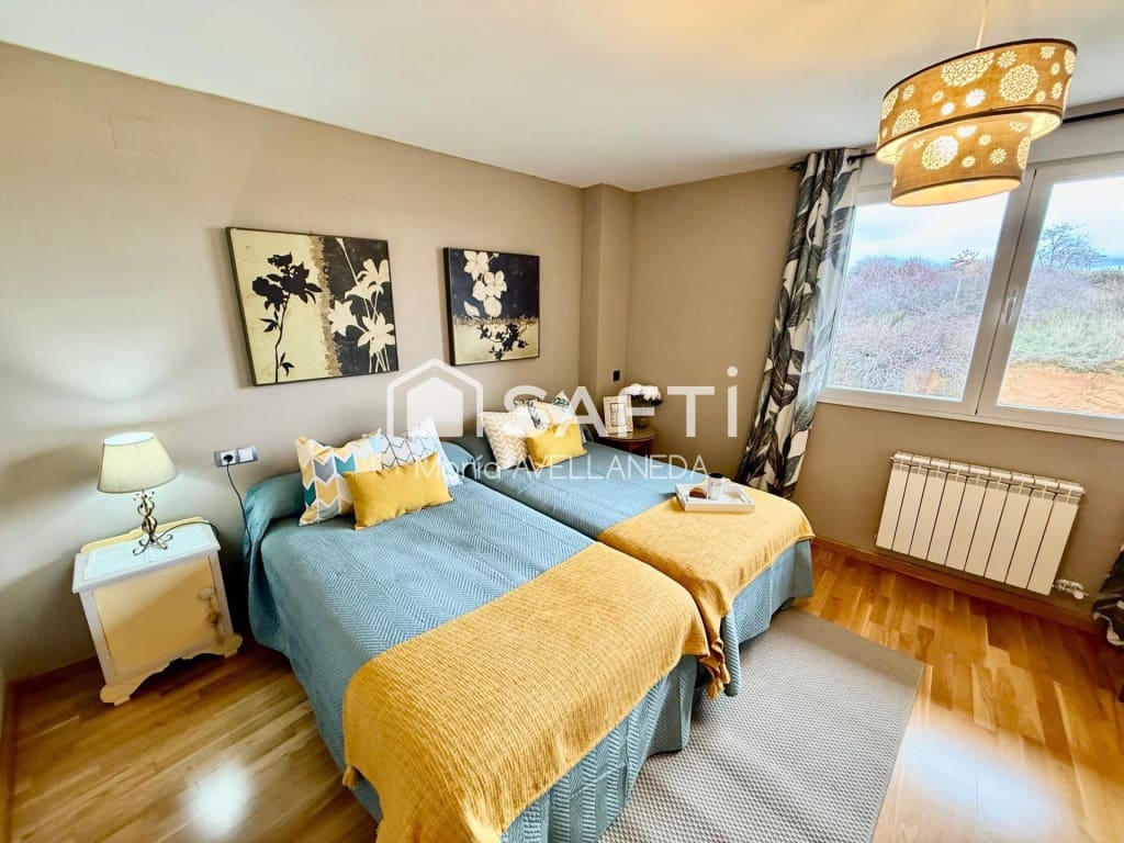 4 sovrum Lägenhet till salu i Villaquilambre med garage - 210 000 € (Ref: 9461980)