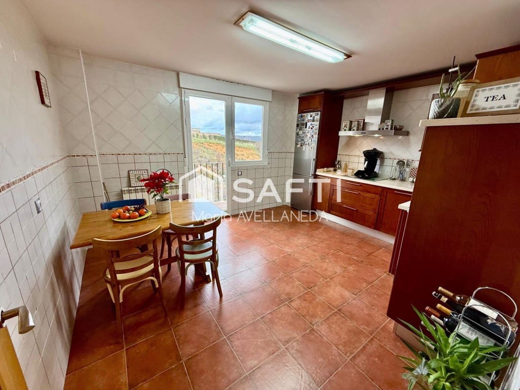 4 sovrum Lägenhet till salu i Villaquilambre med garage - 210 000 € (Ref: 9461980)