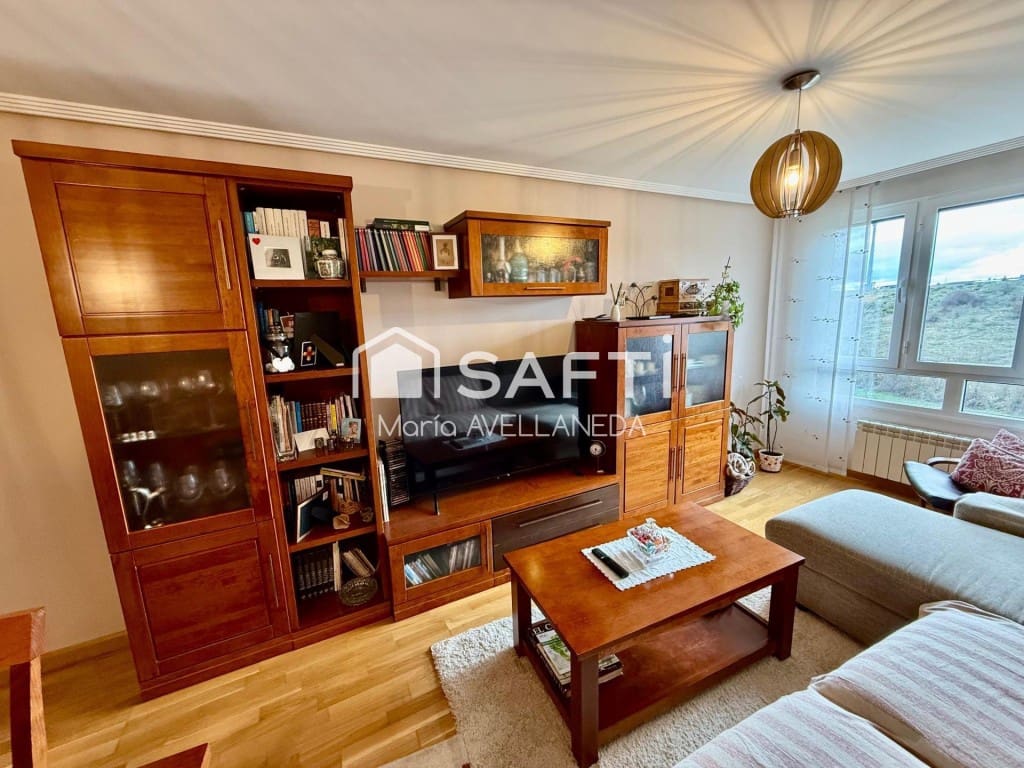 4 sovrum Lägenhet till salu i Villaquilambre med garage - 210 000 € (Ref: 9461980)