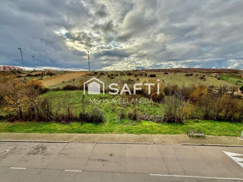 4 sovrum Lägenhet till salu i Villaquilambre med garage - 210 000 € (Ref: 9461980)