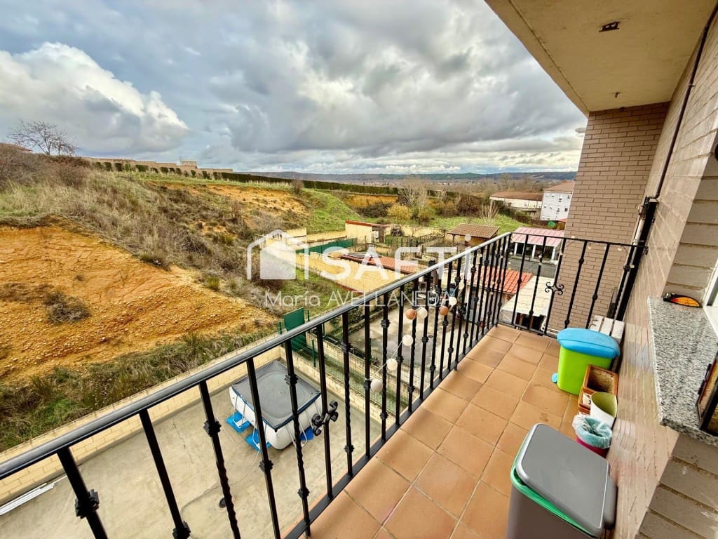 4 sovrum Lägenhet till salu i Villaquilambre med garage - 210 000 € (Ref: 9461980)