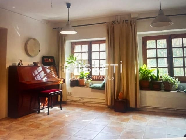 5 sypialnia Finka/Dom wiejski na sprzedaż w Vallgorguina z garażem - 598 000 € (Ref: 9461982)