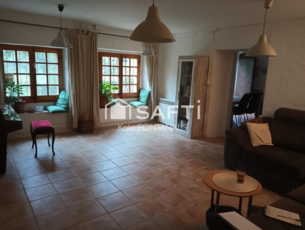 5 chambre Finca/Maison de Campagne à vendre à Vallgorguina avec garage - 598 000 € (Ref: 9461982)