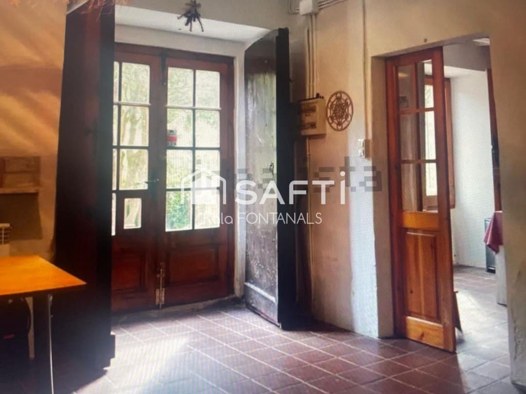 5 chambre Finca/Maison de Campagne à vendre à Vallgorguina avec garage - 598 000 € (Ref: 9461982)