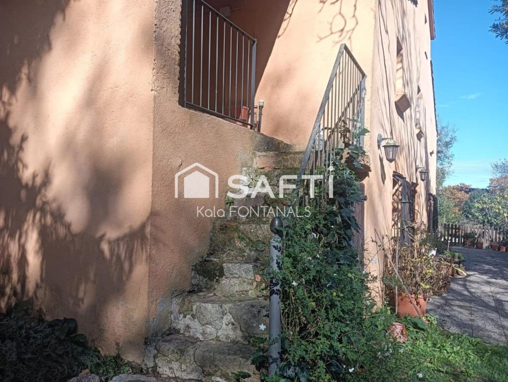 5 chambre Finca/Maison de Campagne à vendre à Vallgorguina avec garage - 598 000 € (Ref: 9461982)