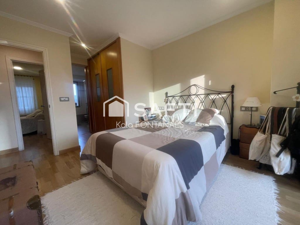 3 makuuhuone Kattohuoneisto myytävänä paikassa Pontevedra kaupunki mukana 
autotalli - 439 000 € (Ref: 9461983)