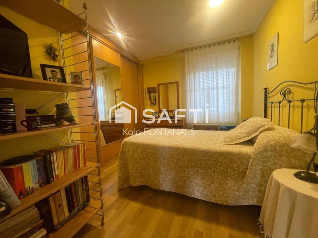 3 makuuhuone Kattohuoneisto myytävänä paikassa Pontevedra kaupunki mukana 
autotalli - 439 000 € (Ref: 9461983)