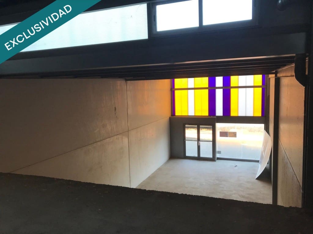 Comercial para venda em Almansa - 104 000 € (Ref: 9461985)