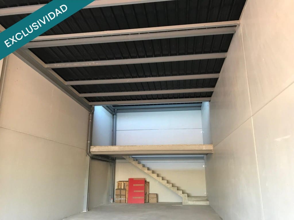 Comercial para venda em Almansa - 104 000 € (Ref: 9461985)