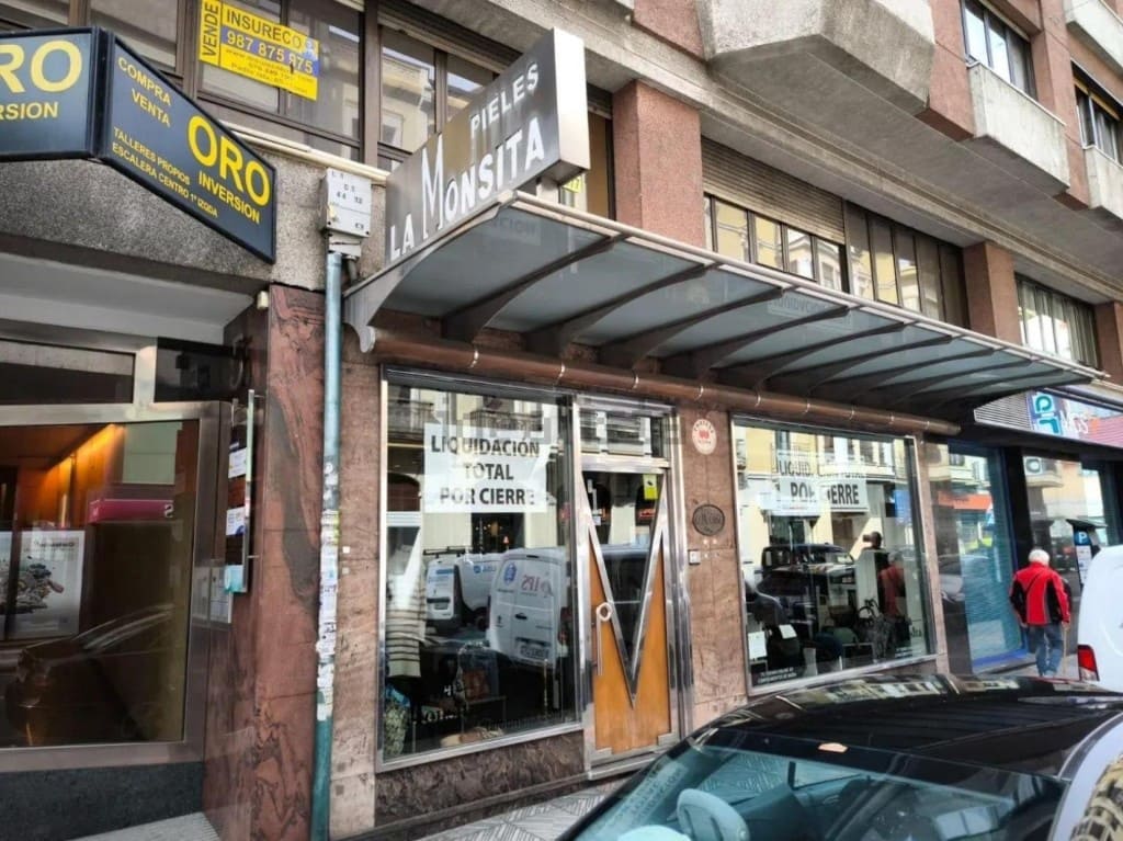 Kommersiell til leie i Leon by - € 1 500 (Ref: 9461988)