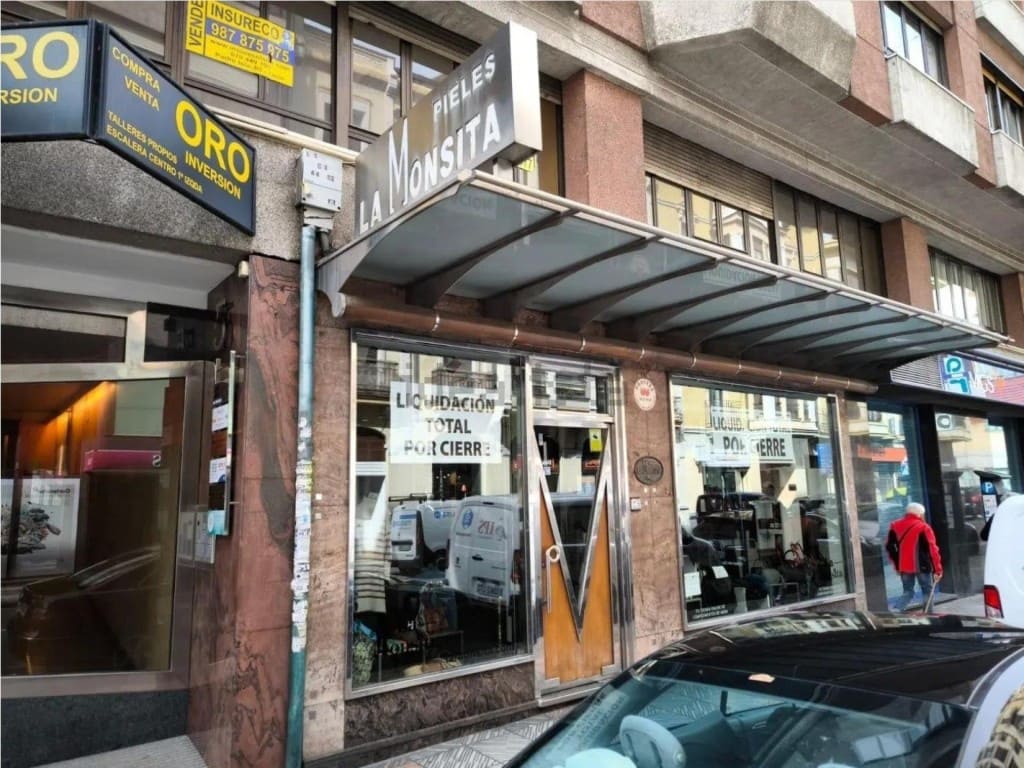 Kommersiell til leie i Leon by - € 1 500 (Ref: 9461988)