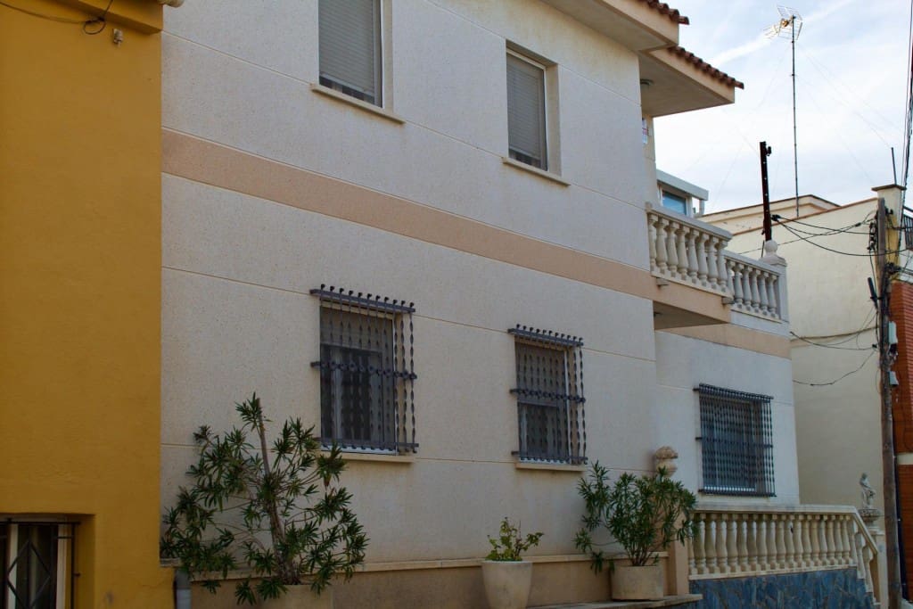 4 bedroom Apartment for sale in Valls - € 210,000 (Ref: 9461989)